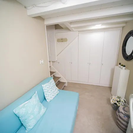 아파트 Charming And Cozy House *
