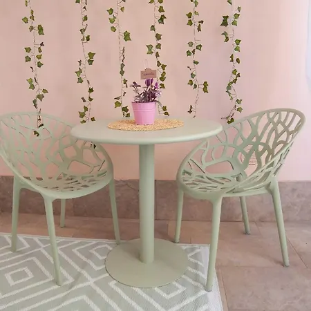 Апартаменты Charming And Cozy House *